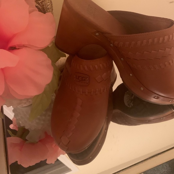 Brown UGG Clog Hot for Fall! - Picture 2 of 4